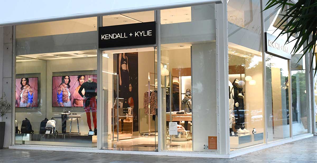 Στη Γλυφάδα το πρώτο κατάστημα Kendall+Kylie στην Ελλάδα